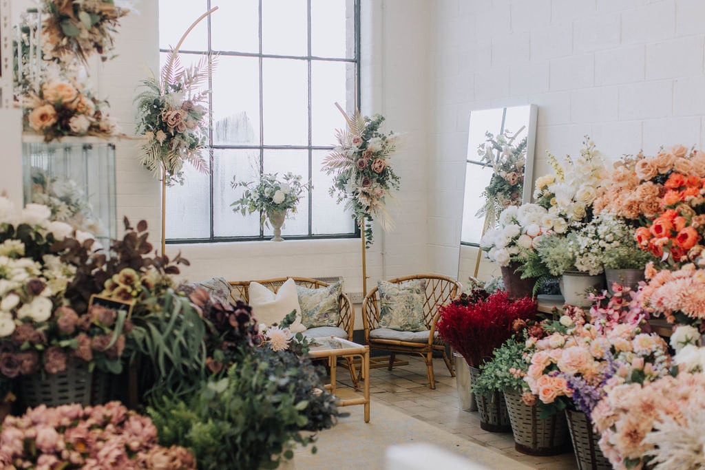 Brown dry look hydrangea, diy wedding flowers, crispy faux hydrangea stem