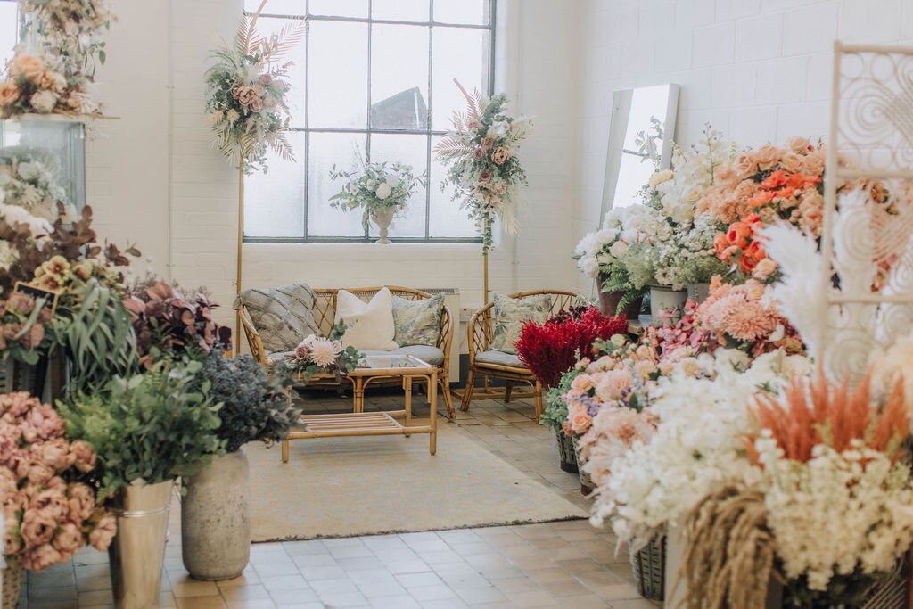 Brown dry look hydrangea, diy wedding flowers, crispy faux hydrangea stem