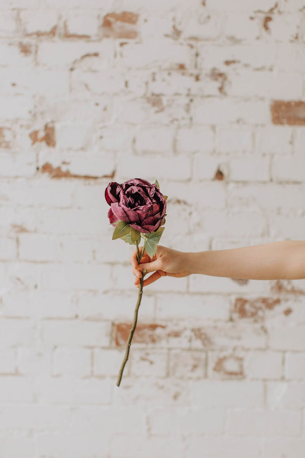 Dry look dark pink peony, aubergine coloured flowers, diy wedding flowers, dry look peony